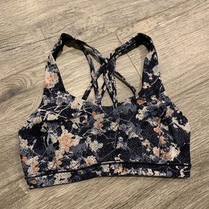 Lululemon Free To Be Serene Bra Size 6